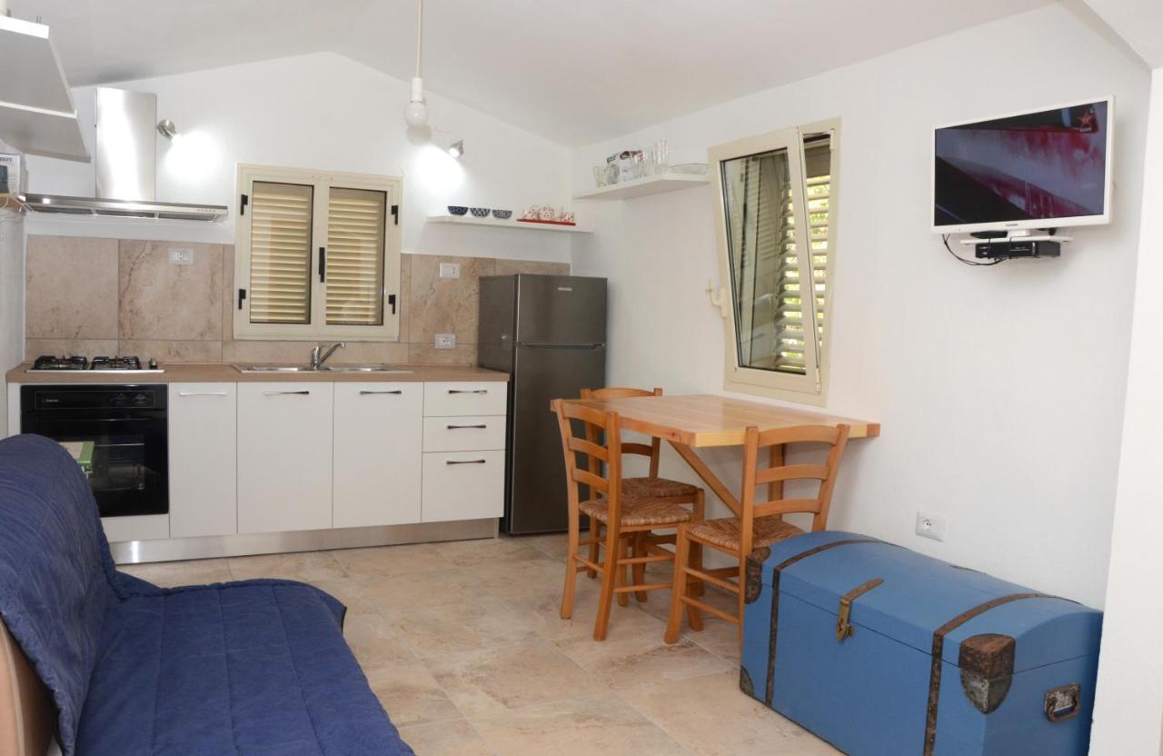 Apartments Villa Corrias Cala Liberotto Exterior foto